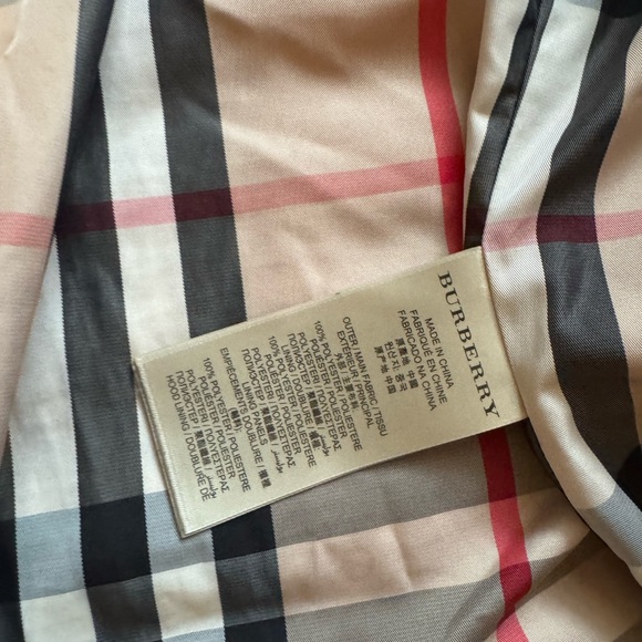 Authentic Burberry coat - Picture 6 of 10